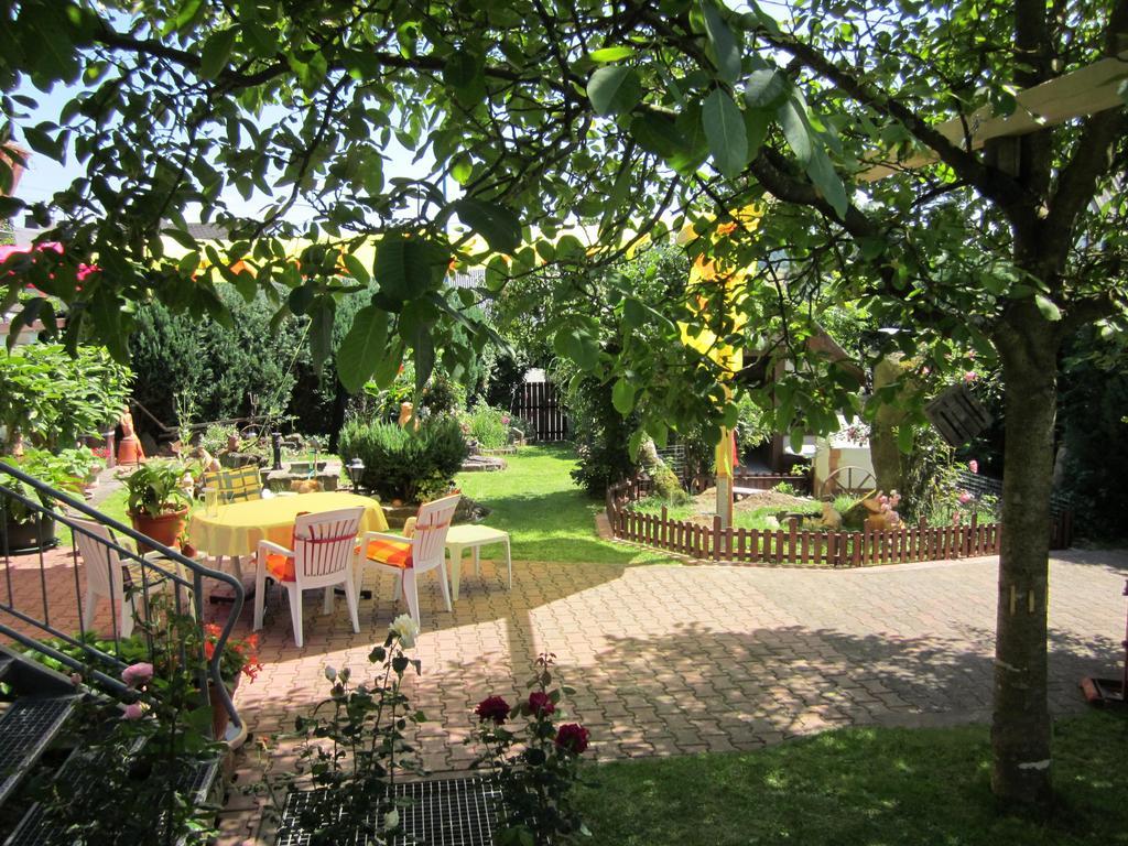 Eifelvulkan Neichen Dış mekan fotoğraf